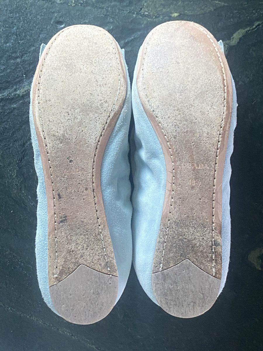 Prada Damenschuhe: Prada Ballerinas hellblau Grösse 40.5 Wildleder mit Schleife – Gebraucht aus Kilchberg ZH von nst_js8r 5