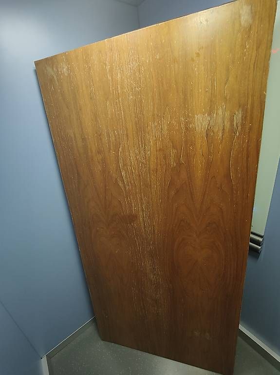 Piatti di portata: Tischplatte 180 X 90 X 6 – Difettoso da Aarwangen venduto da Sirnick 2