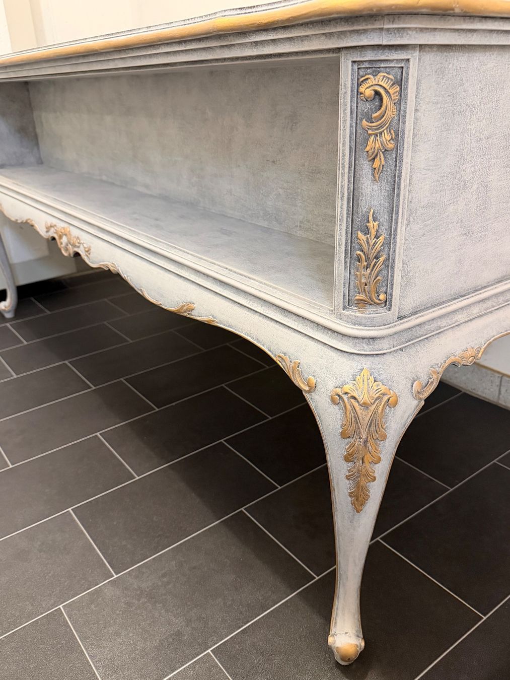 Scrivanie: Schreibtisch Barockstil – Usato da Aarburg venduto da Nikys-Woods 9
