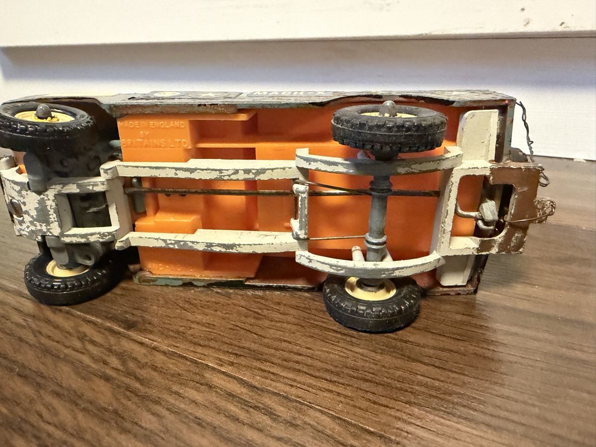 Land Rover Modellini d'auto: Land Rover LWB Britains Ltd  – Usato da BADEN venduto da Sprinz 2