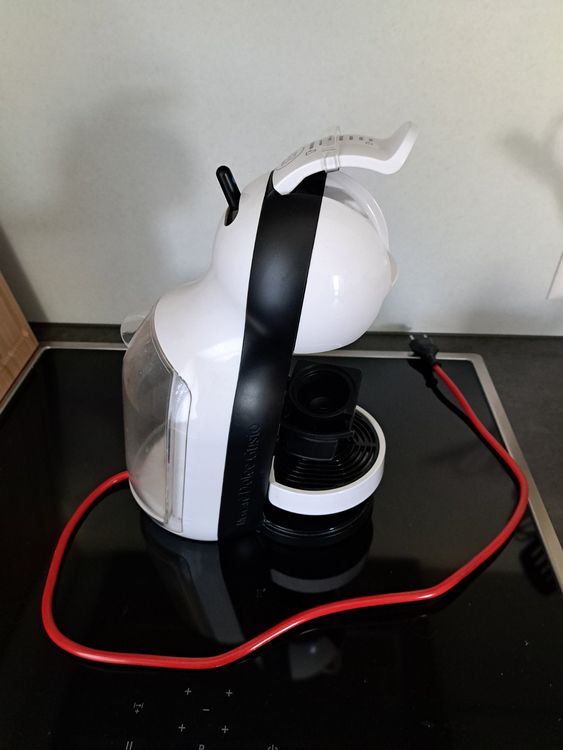 De'Longhi Macchine per caffè & Macchine per espresso: Dolce Gusto Kaffeemaschine weiss-schwarz, guter Zustand – Usato da Oberdorf NW venduto da mar_l9kd 3