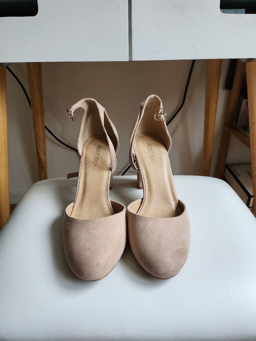 Scarpe da donna: ABOUT YOU Pump 'Eva' - nude – Usato da Rieden AG venduto da lemonlyn