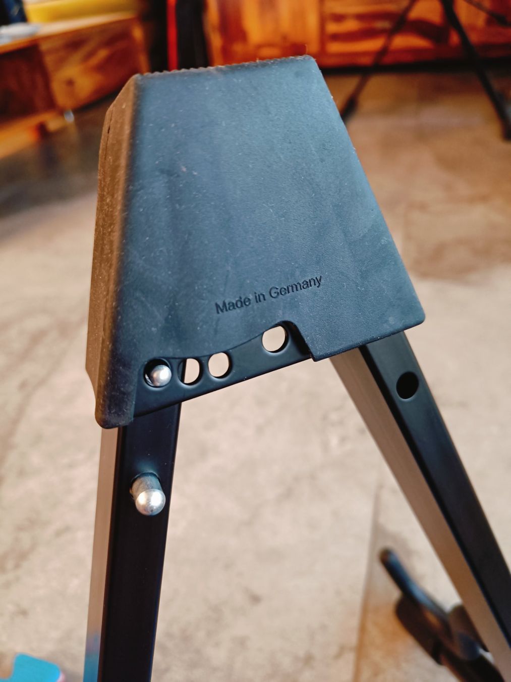 König & Meyer Supporti per strumenti musicali & leggii: E-Gitarrenständer Neuwertig – Nuovo (secondo la descrizione) da Zürich venduto da nin_6b6w 2