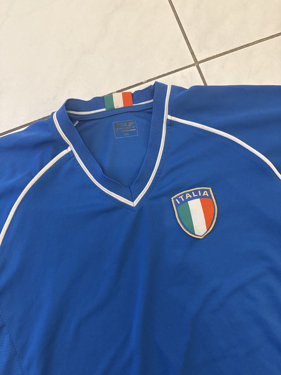 Leibchen & Hosen: Fussballshirt Italia Gr M – Gebraucht aus Zell ZH von Guffos 1