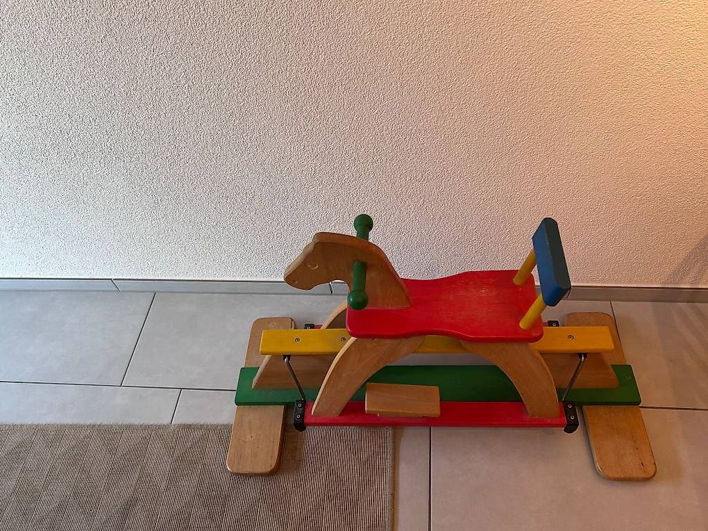Altre altalene da giardino: Holzschaukelpferd – Usato da Walchwil venduto da big_fq8d