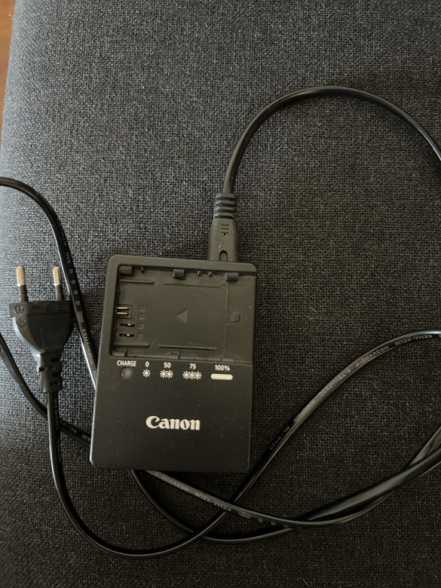 Canon Chargements: Canon Battery Charger good condition – D'occasion à Goldau par Kseniya123
