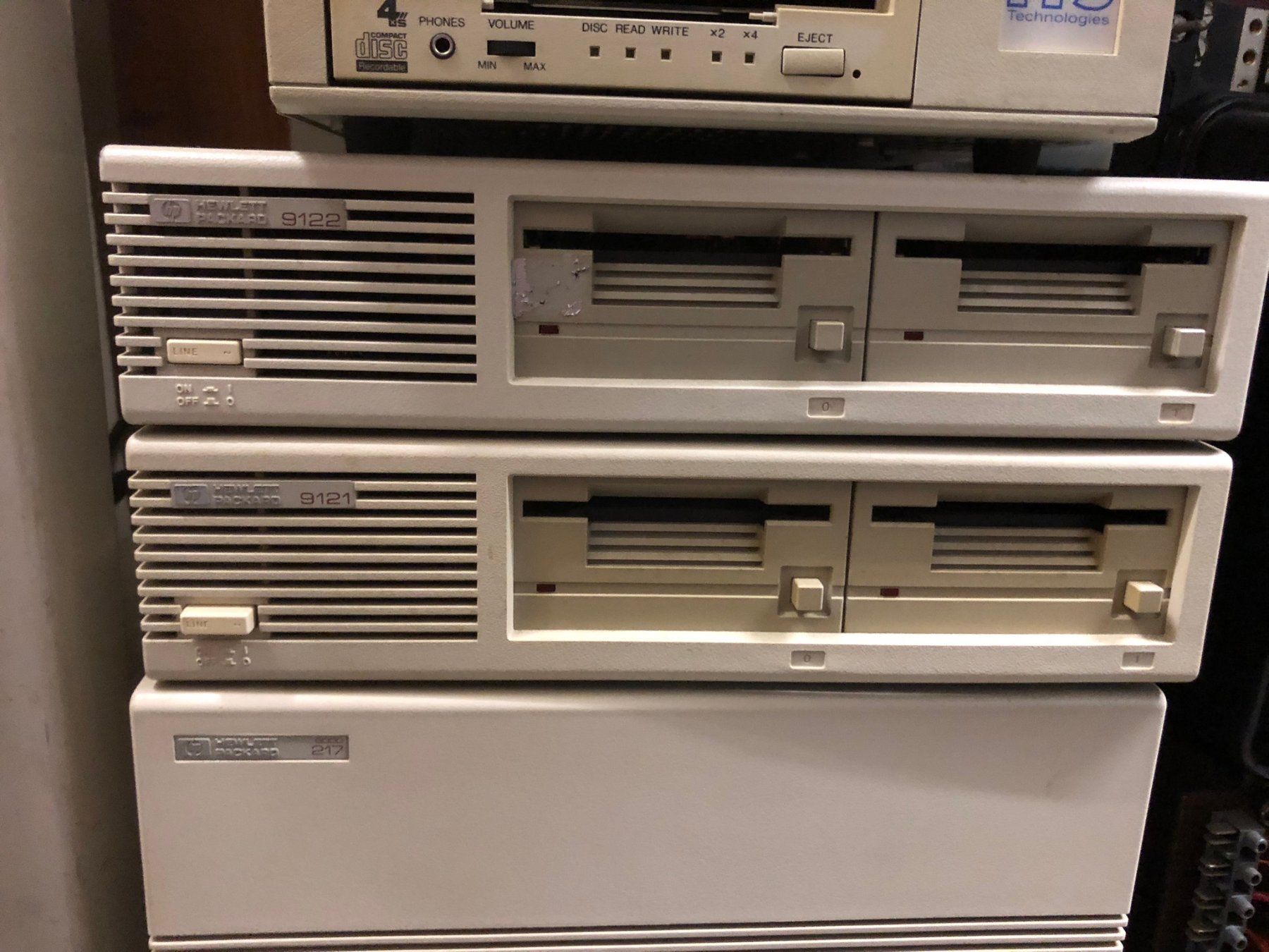 Hewlett Packard PC: Vintage Computer Floppy Laufwerke von HP 217 – Difettoso da Hinterkappelen venduto da atomschnee 1