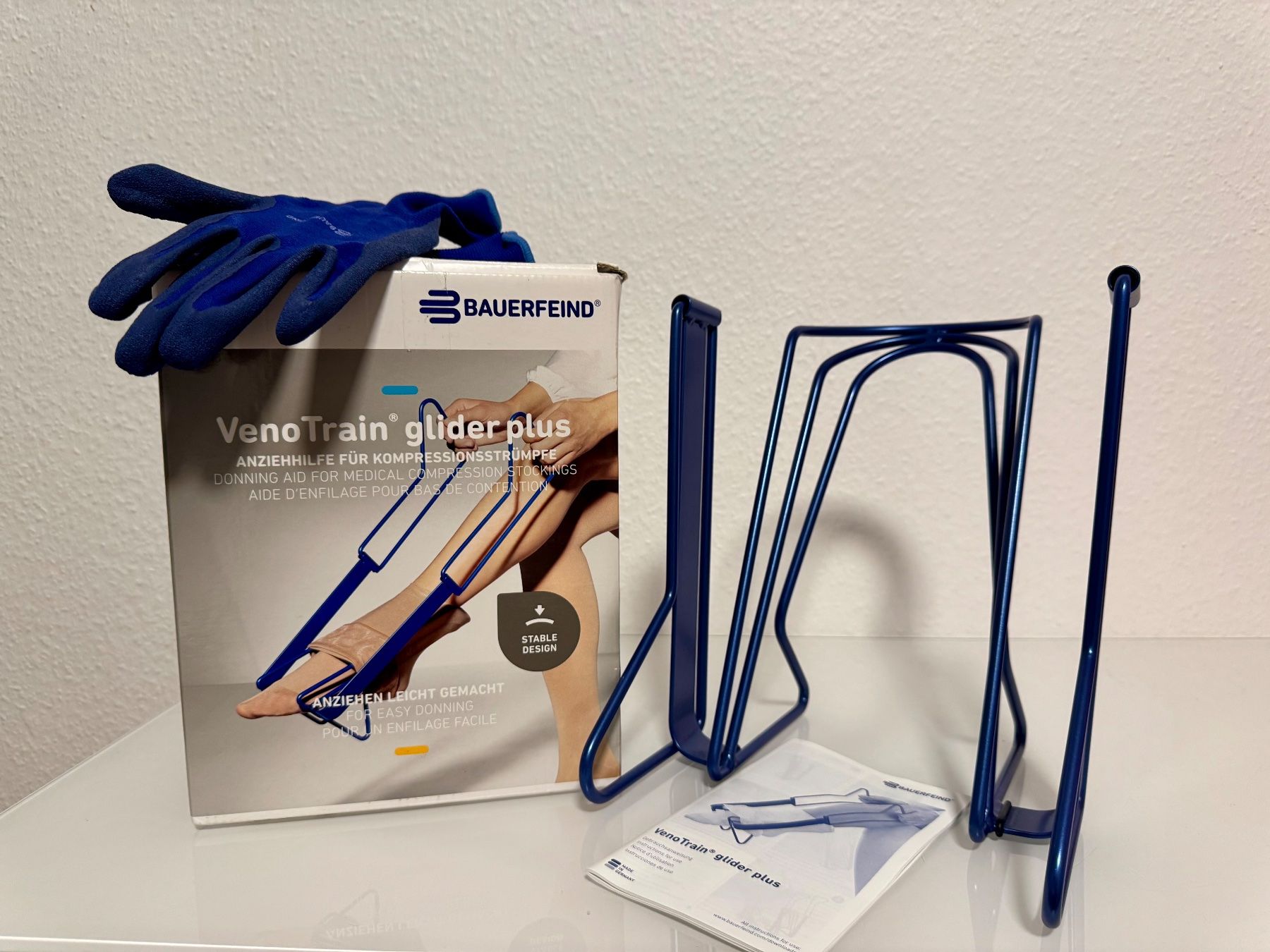 Genutrain Attrezzature mediche: Anziehhilfe Bauerfeind VenoTrain + Handschuhe – Usato da Basel venduto da Nora123.
