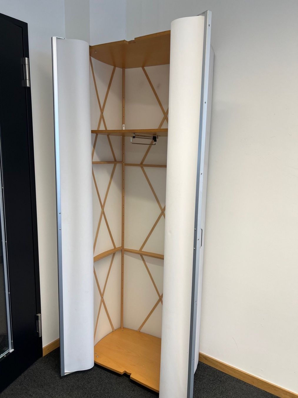 Thut Armadi: THUT Designer-Folienschrank – Usato da Winterthur venduto da FabioReyes 3
