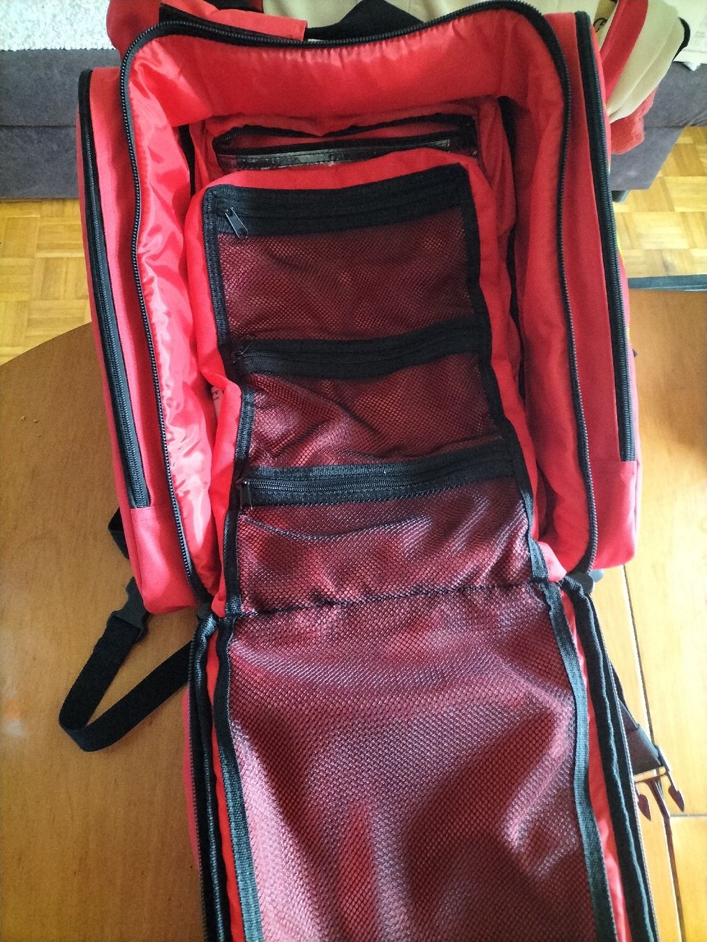 Kit di pronto soccorso: Erste Hilfe Tasche mit Inhalt Digitalthermometer Splint – Nuovo e nell'imballaggio originale da Emmenbrücke venduto da corinne041 7