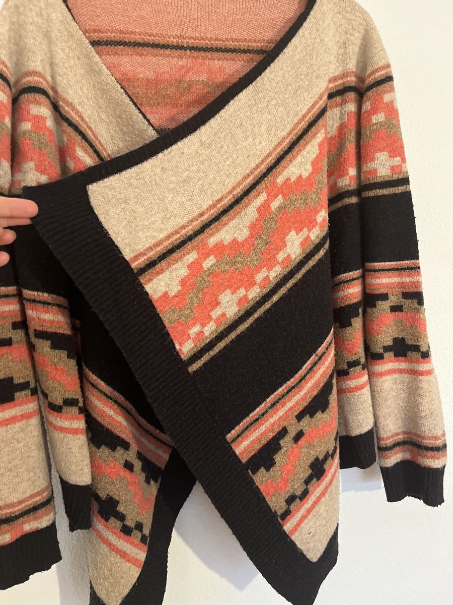 Maglioni & Felpe: Damen Pullover/Bolero mit schönen Muster Gr M – Usato da Basel venduto da JJ.Elena 1