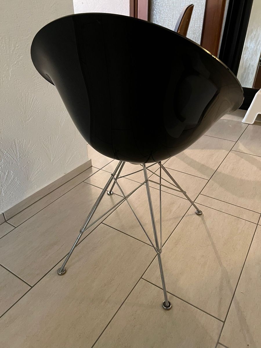 Kartell Sedie: Schwarzer Designer Stuhl, Kartell – Usato da Rorbas venduto da Mogazrh 3