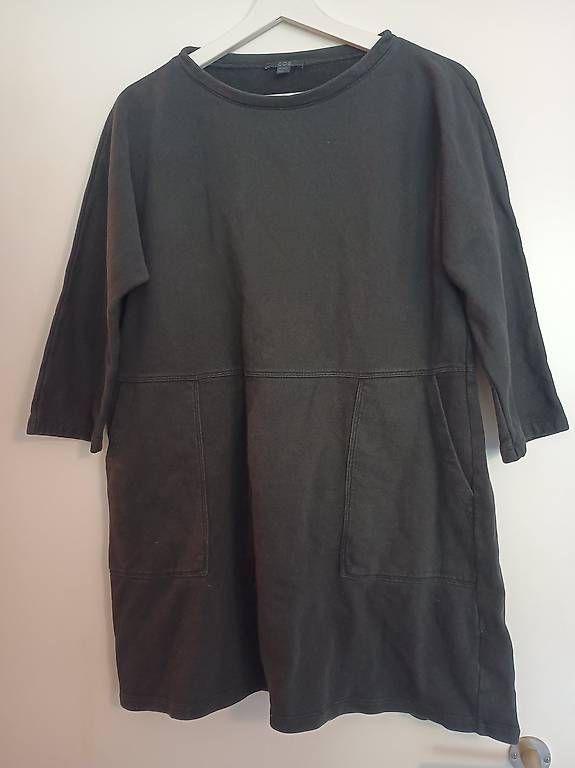 Robes: Kurzes schwarzes Kleid von Cos – D'occasion à Zürich par Melianea 3