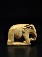 Stehender Elefant – Steinskulptur