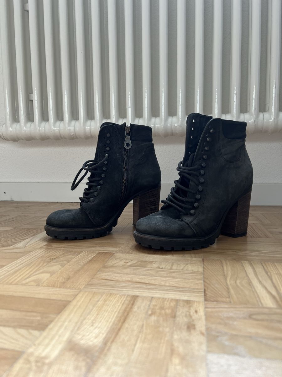 Chaussures femmes: Stivaletti con tacco – D'occasion à Zürich par C_Alen 1