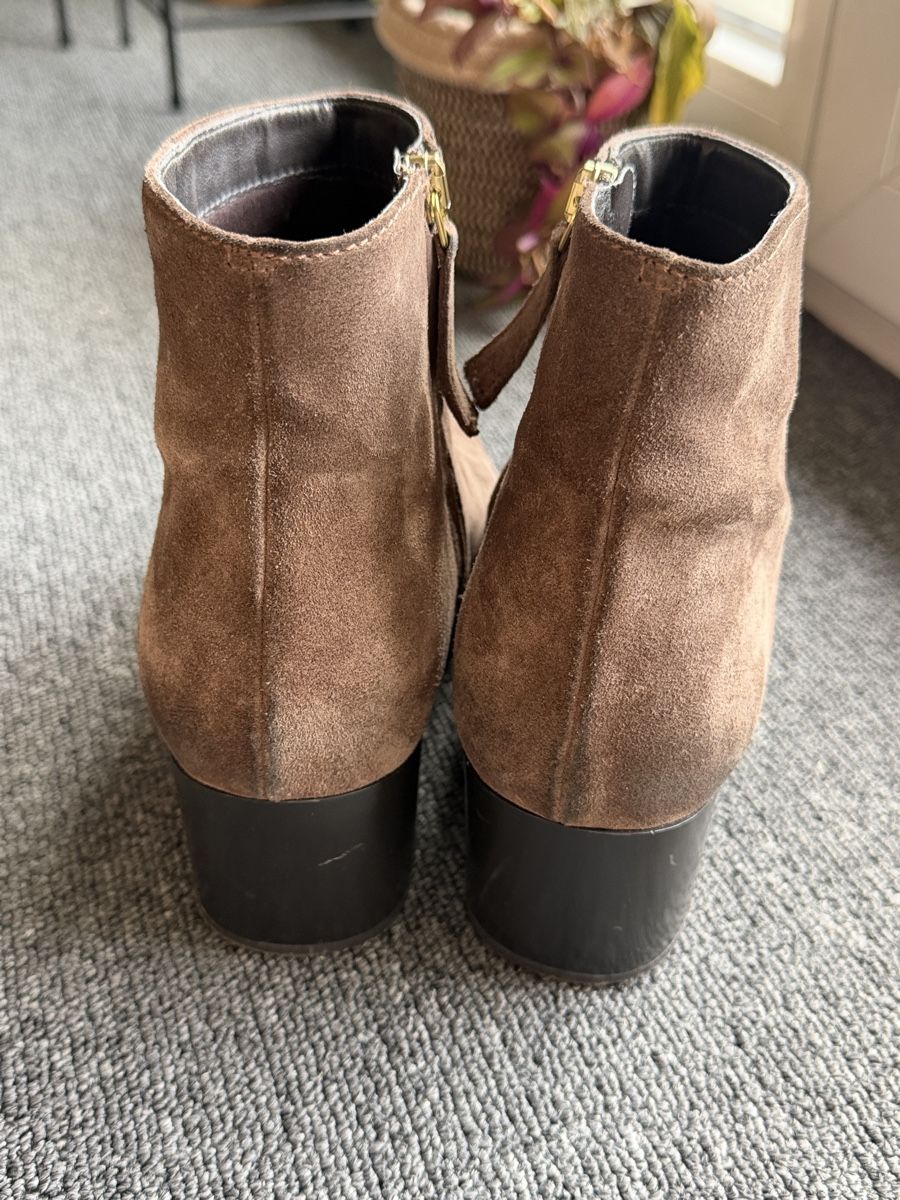 Damenschuhe: Bottines en daim marron taille 38  – Gebraucht aus Bulle von LeMoleson 2