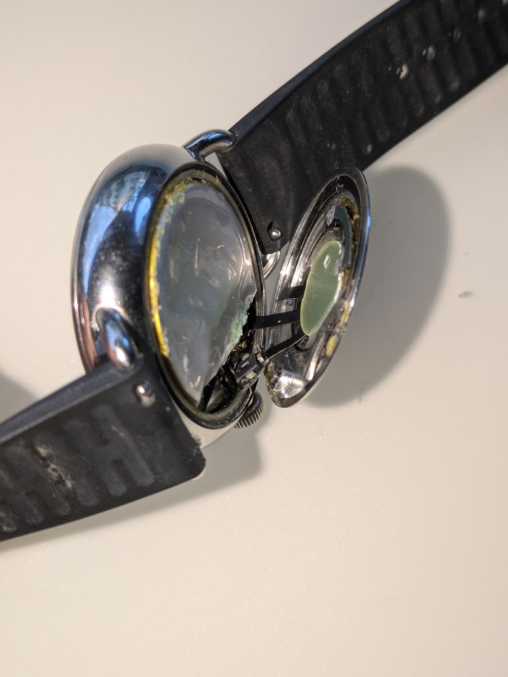 Withings Uhren: defekt Withings Uhr defekt – Defekt aus Basel von msh_572q 1