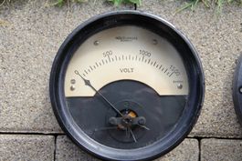 Voltmeter bis 1500 V Trüb + Täuber, Lokomotive