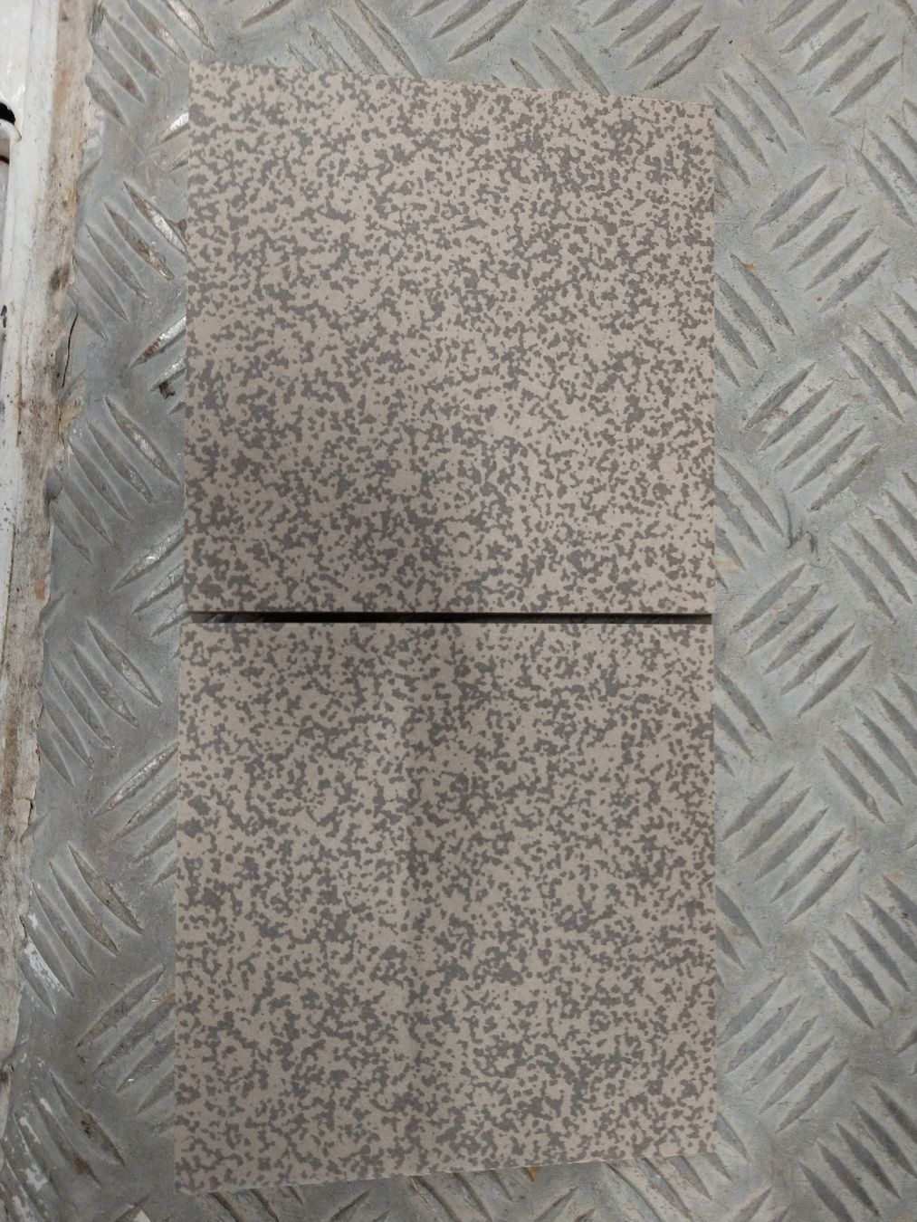 Rivestimenti per pavimenti: Bodenplatten – Nuovo (secondo la descrizione) da Breitenbach venduto da mse_52th