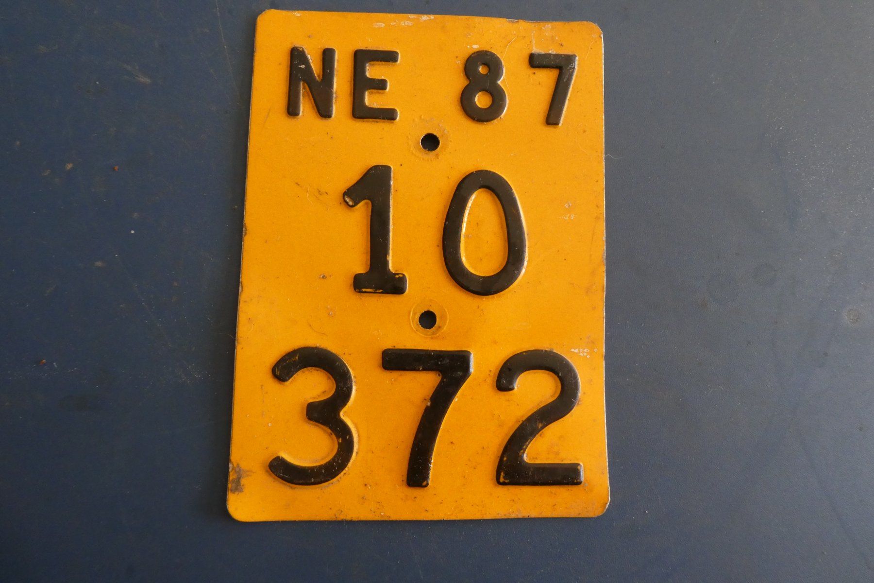 Insegne: 1987 plaque vélomoteur – Usato da Fontaines NE venduto da monloisir