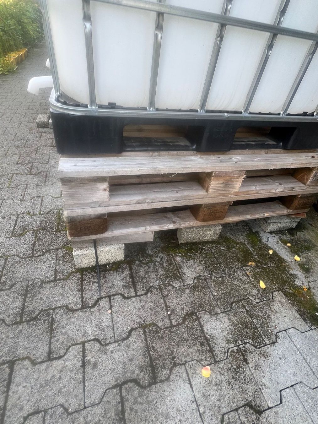 Abbeveratoi e trogoli: Wassertank mit 1000 Liter – Usato da Menziken venduto da alenka01 4