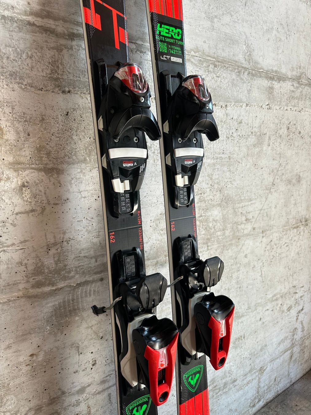 Rossignol Skis: Rossignol Hero Elite ST Ski 162CM – D'occasion à Emmenbrücke par karkarkar 2