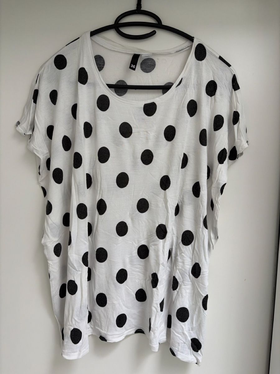 H&M T-shirt: polka dot t-shirt size M – Usato da Pfungen venduto da era_fnc2