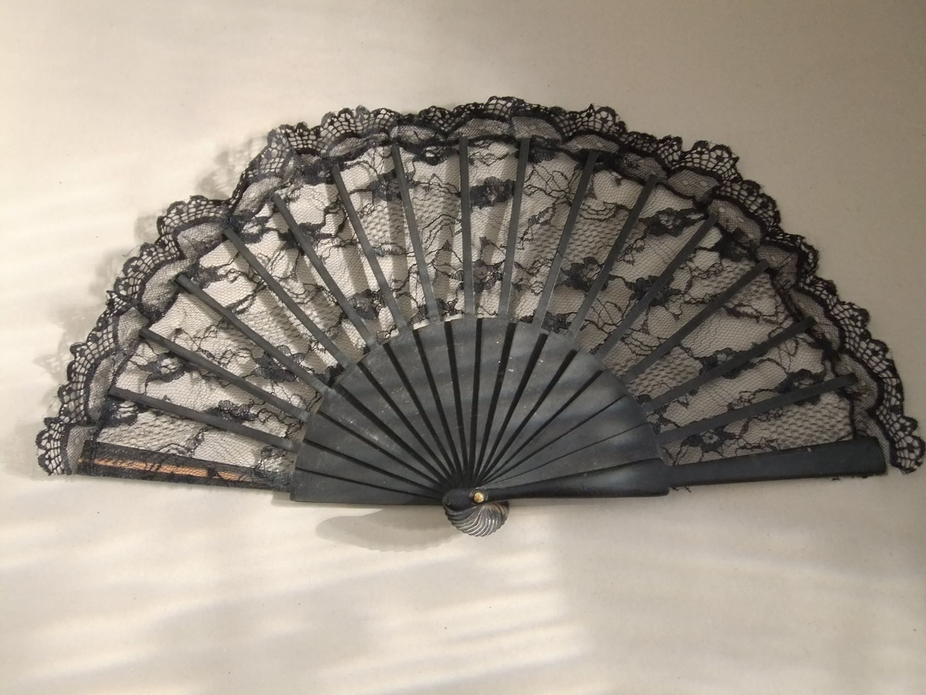 Foulard & Sciarpe: Flamenco Fächer Andalusien / schwarzer Tüll – Usato da Esslingen venduto da eintagammeer 2
