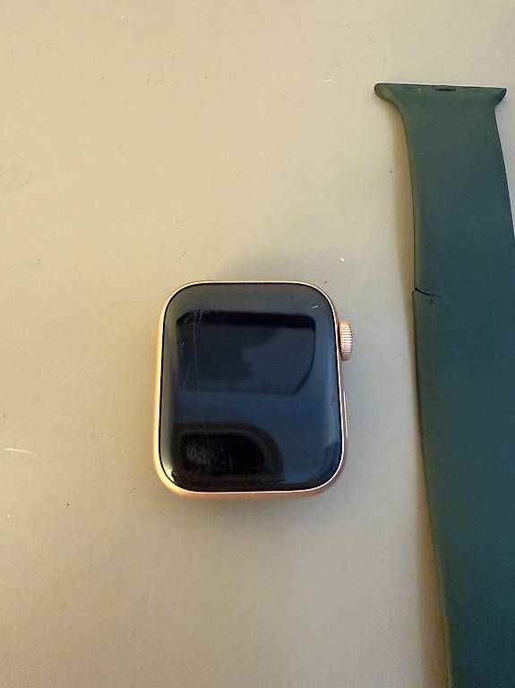 Smartwatch: Apple Watch SE, 2. Generation – D'occasion à Zürich par max_z2l2 1