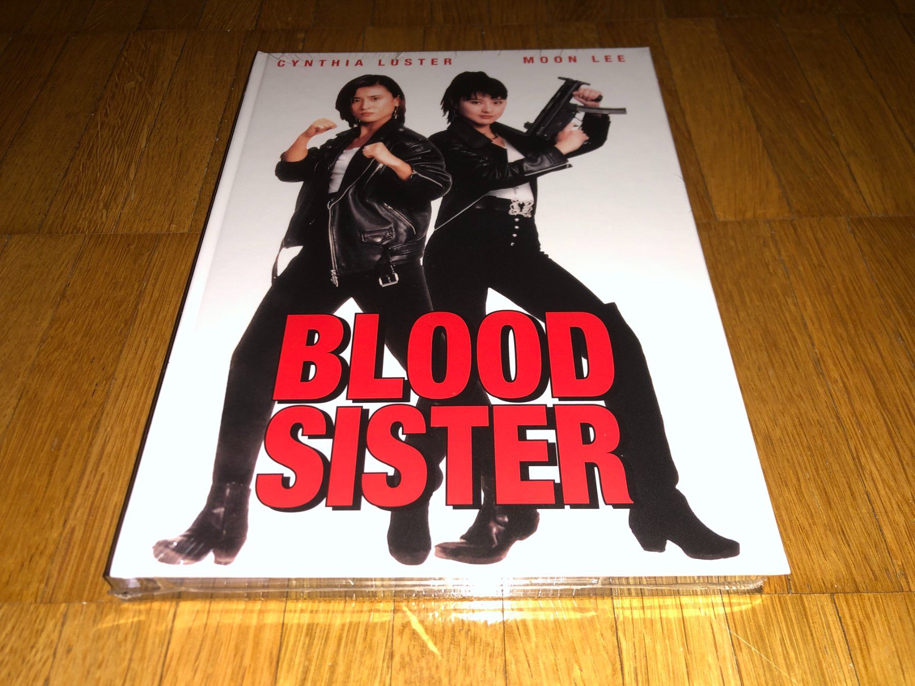 Tutti i DVDs: Blood Sister - MEDIABOOK - A - UNCUT – Nuovo e nell'imballaggio originale da Basel venduto da havsok