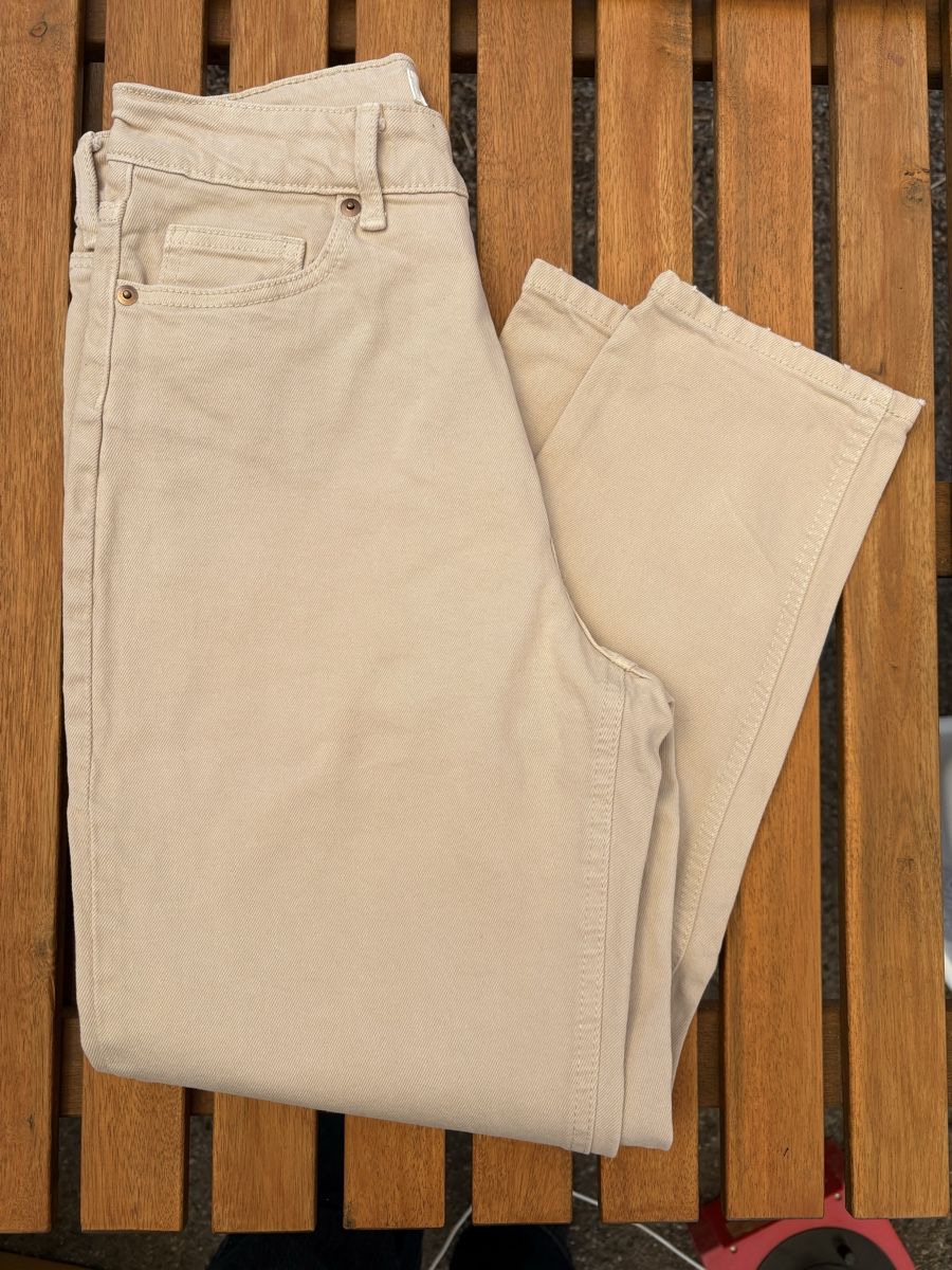 H&M Jeans: Damenjeans H&M 38 beige – Usato da Oensingen venduto da Chicotus