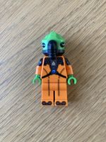 LEGO Minifigur ist der Alien-Bösewicht aus der Serie 21.