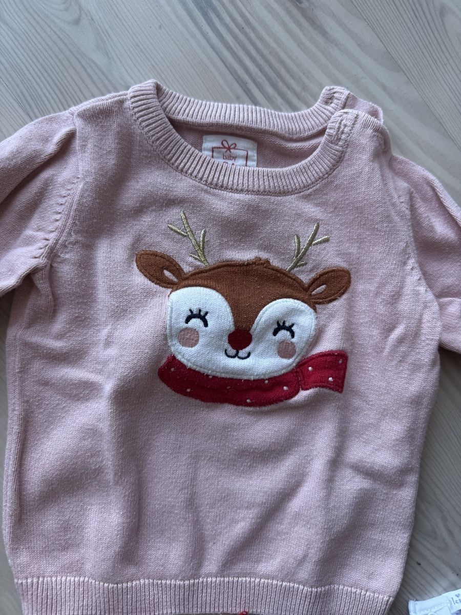 Lotti & Set di vestiti: Weihnachtskleidung Baby Gr 56 & 68 – Usato da Emmetten venduto da cat_7fvq 4