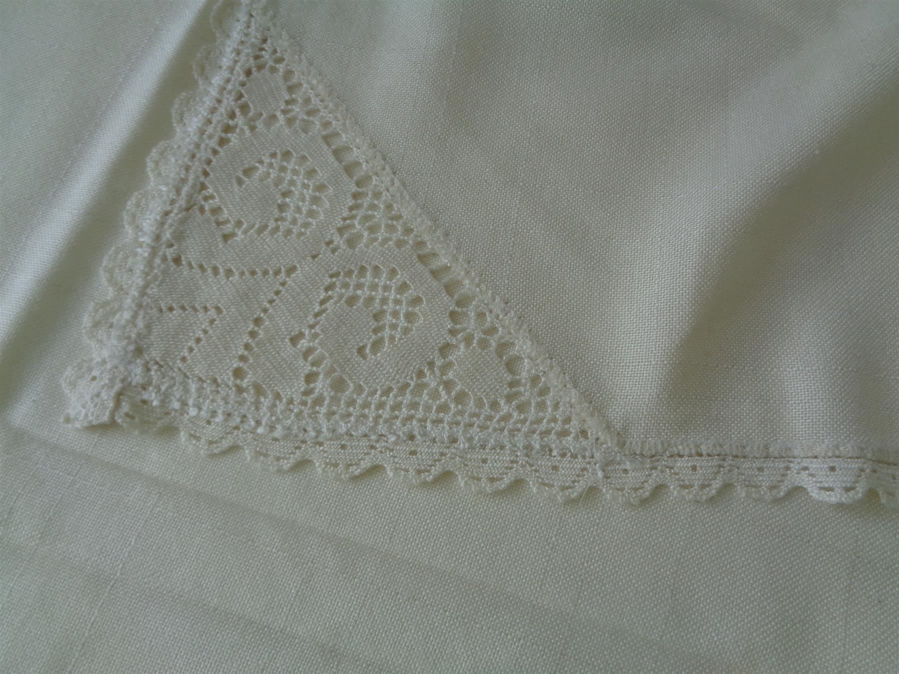 Coperte: Tischdecke beige 133x155 cm. Polyacryl – Usato da Chur venduto da omonia 3
