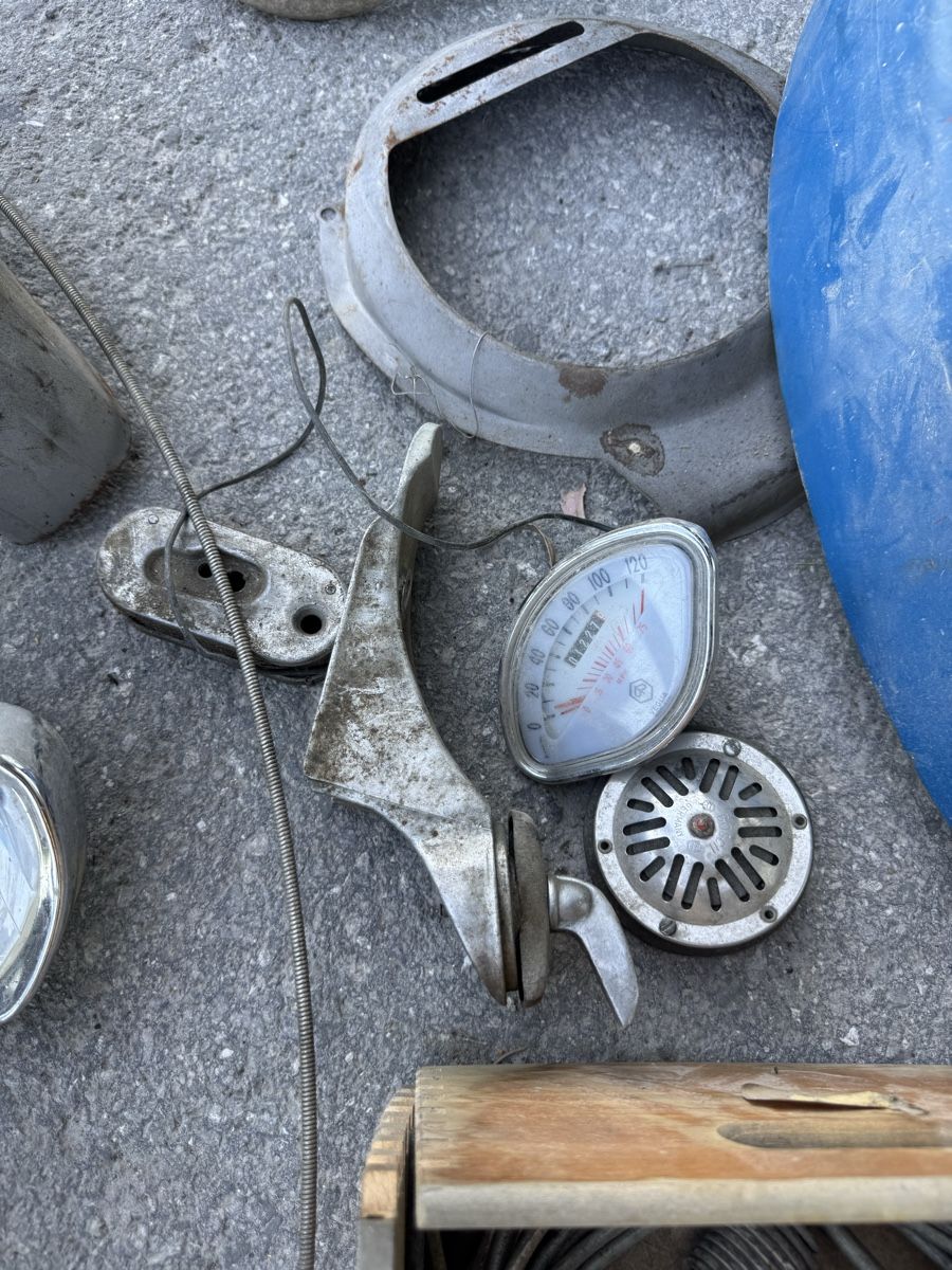 Piaggio Strasse: Vespa 125cc Oldtimer: Projektteile und Bastlermaterial – Defekt aus Kriessern von Baggerbueb 5