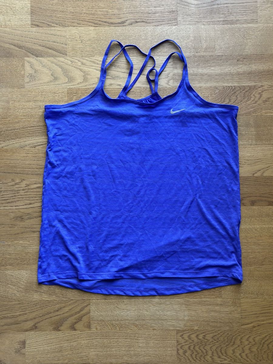 Nike Top: Nike Dri-FIT Top, Lila, Grösse S – Usato da Basel venduto da FatmaCan52