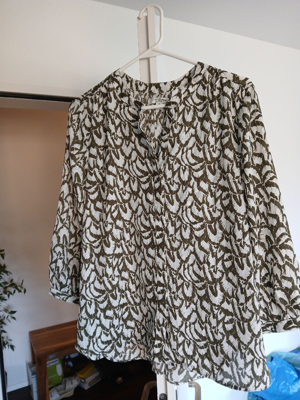 Camicette: Jachs Girlfriend Blouse - Size S - Olive Green Pattern – Usato da Dübendorf venduto da LoRi-2026