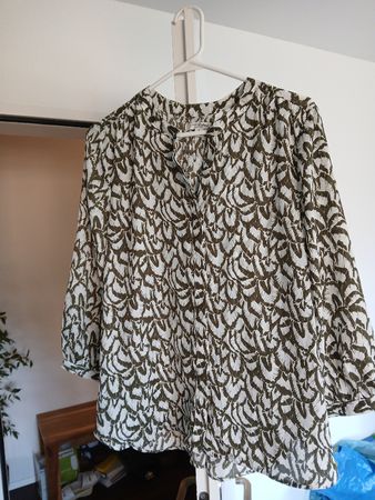 Jachs Girlfriend Blouse - Size S - Olive Green Pattern