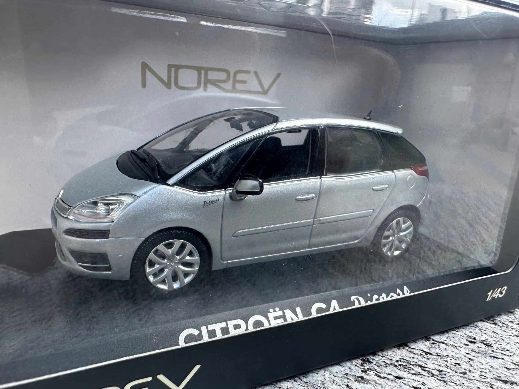 Kit di modellismo & Modellini statici: Norev 1:43 C4 Citroen Picasso grey – Usato da Chiasso venduto da Carrara-Modellismo 3
