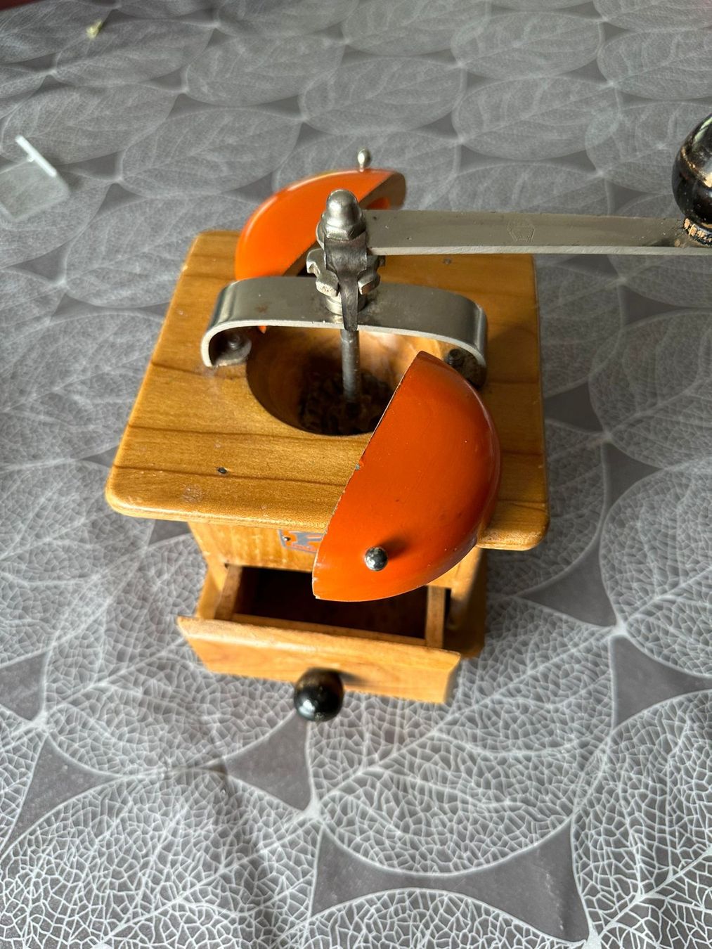 Küchengeräte: Traditionelle Handmühle / Kaffeemühle – Gebraucht aus Burgdorf von Apfel62 2