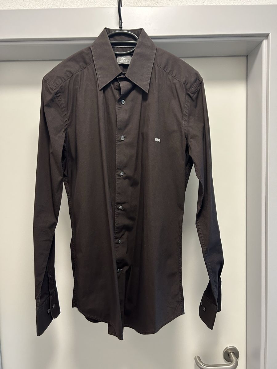 Lacoste Camicie: Chemise Lacoste brune – Usato da Villars-le-Terroir venduto da pla_8d6b