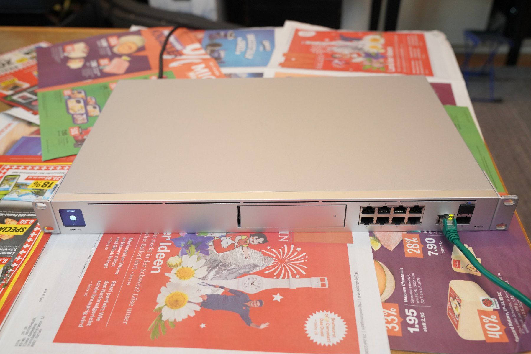 Ubiquiti Modem & Router: Ubiquiti UniFi Dream Machine Pro UDM-Pro – Usato da Zürich venduto da Lock5151