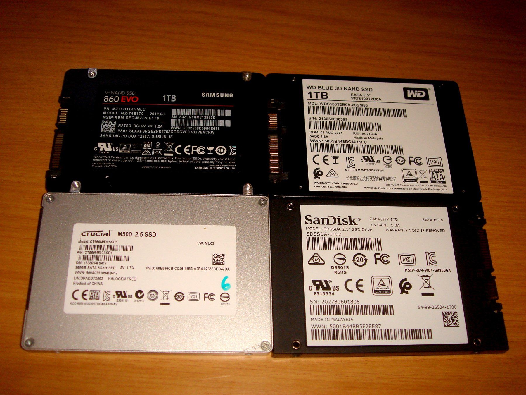 Crucial Dischi rigidi: 960gb ssd. Crucial. Details siehe Bildern. – Usato da St. Gallen venduto da pc-sg 3