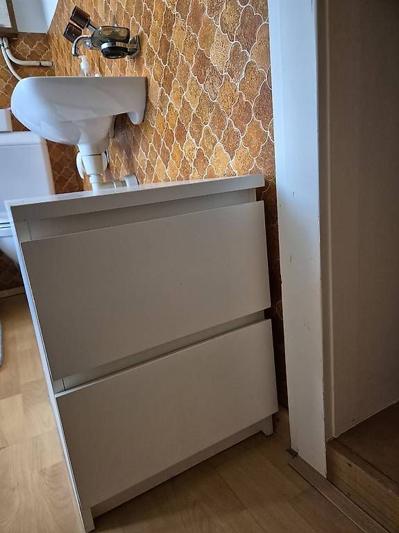 Ikea Comodini: Malm Kommode – Usato da Zufikon venduto da Ayla2018