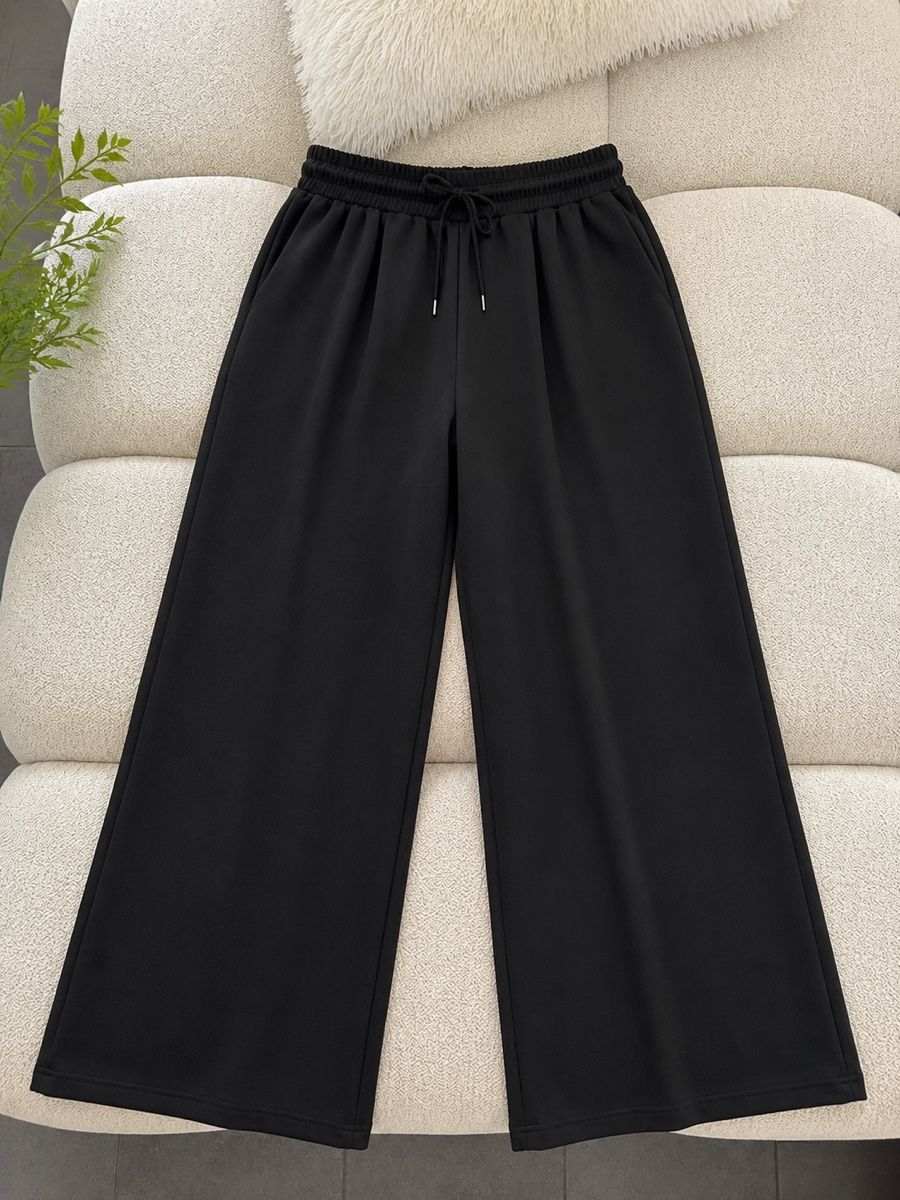 Pantaloni: Pantalon noir large, confortable et élégant. – Nuovo e nell'imballaggio originale da Bramois venduto da Inarretable.co
