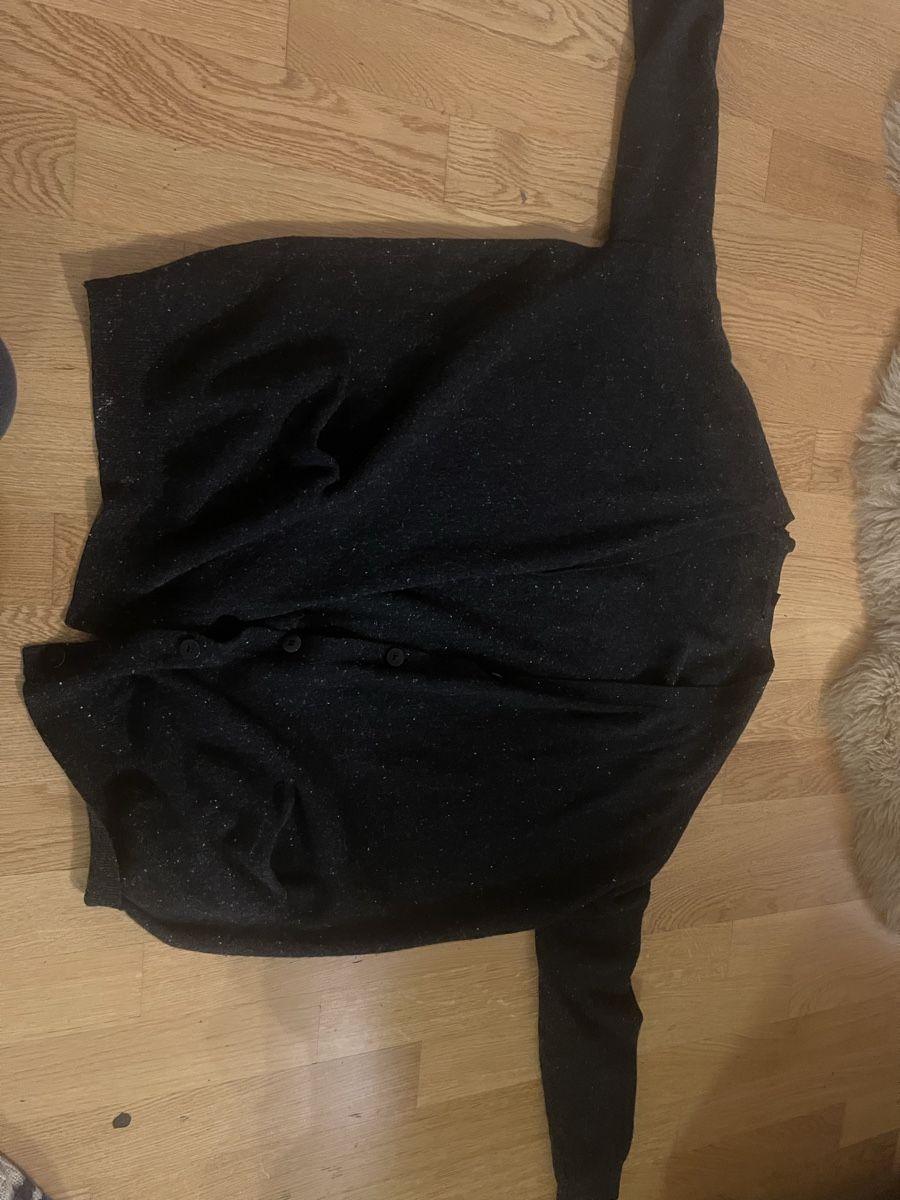 Cos Pullover & Sweatshirts: Pullover/COS Cardigan schwarz Gr. S Oversize kuschelig – Gebraucht aus Rüschlikon von Lajniii 6