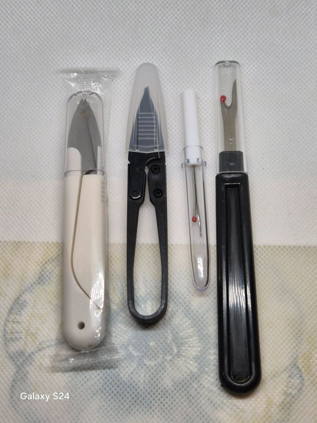 Tutti gli attrezzi: Neues 4-teiliges Nähscheren-Set – Nuovo e nell'imballaggio originale da Losone venduto da bal_gfp6