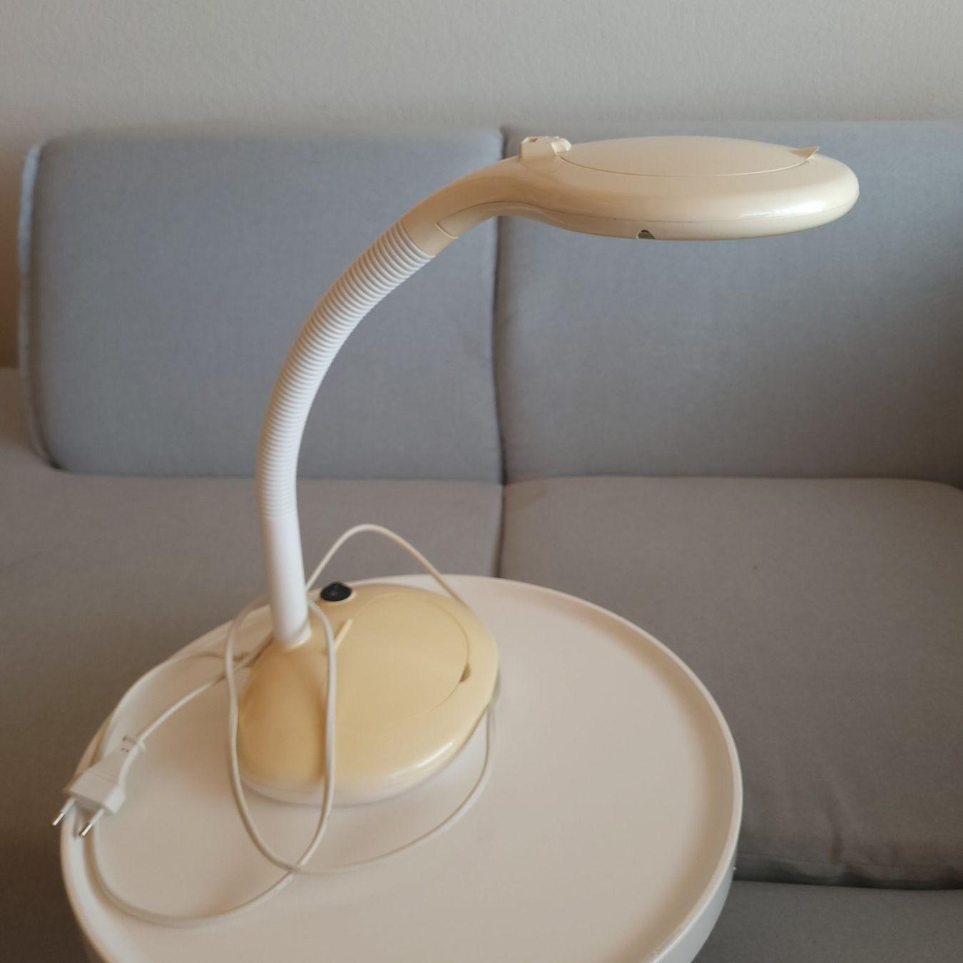 Lampen: " Toolcraft "  Arbeitslampe B901 mit Lupe und Ablage – Gebraucht aus Savièse von qm2710 2