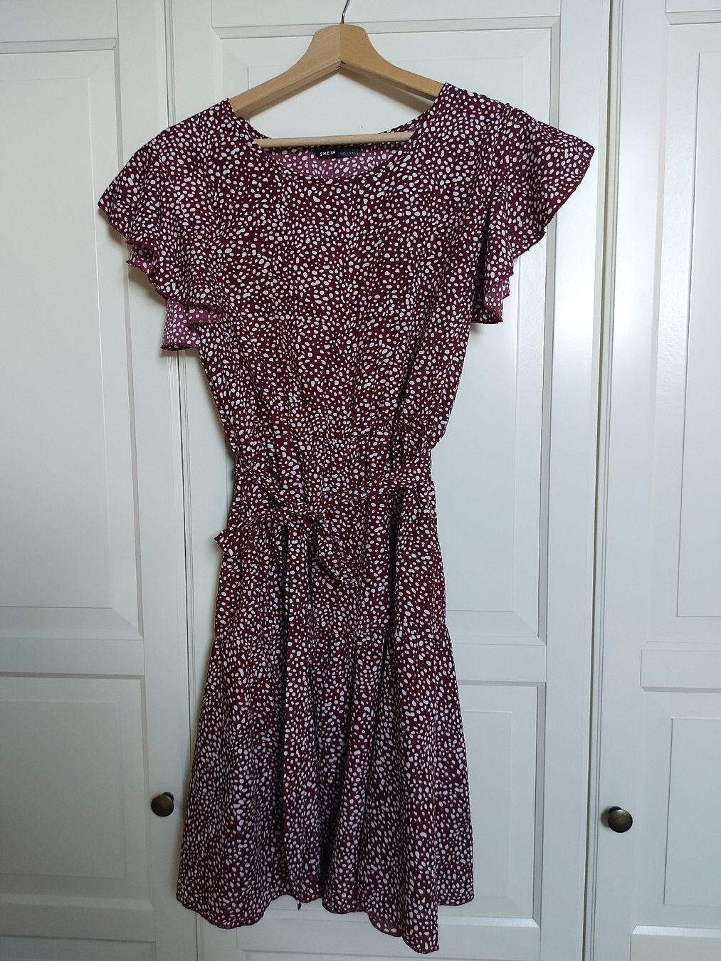 Shein Vestiti: Leichtes Sommerkleid mit Ärmeln – Usato da Lotzwil venduto da sarah._g