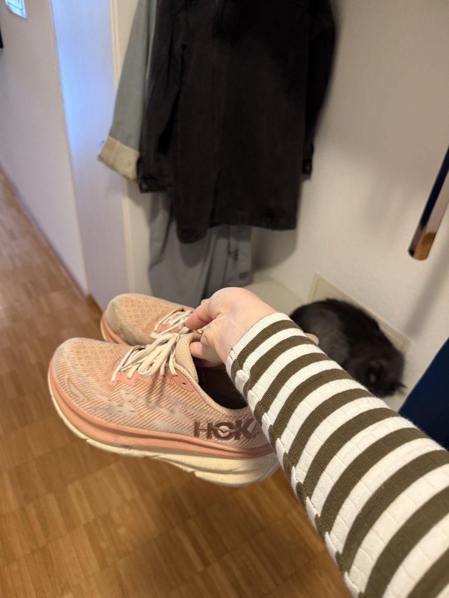 Hoka One One Scarpe da uomo: HOKA - Schuhe Gr. 44 – Usato da Tobel venduto da luna_980911 1